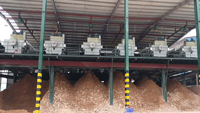 泥漿廂式青青草免费观看视频