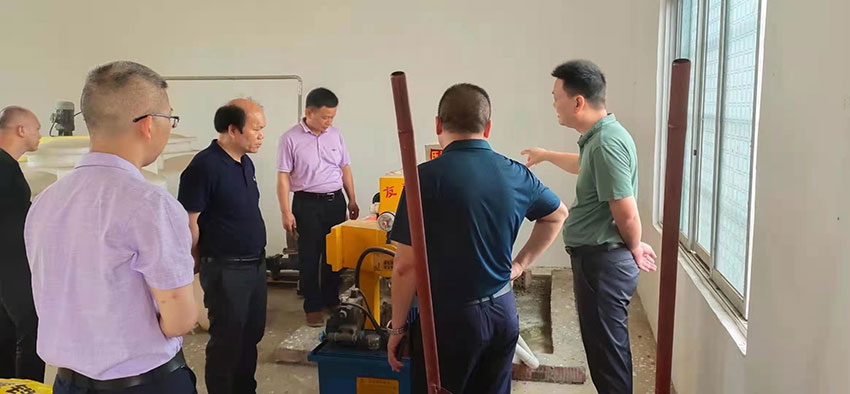 青青草精品视频在线總經理龐仲達帶領團隊前往廣西玉林市玉州區考察 青青草精品视频在线總經理龐仲達帶領團隊前往廣西玉林市玉州區考察